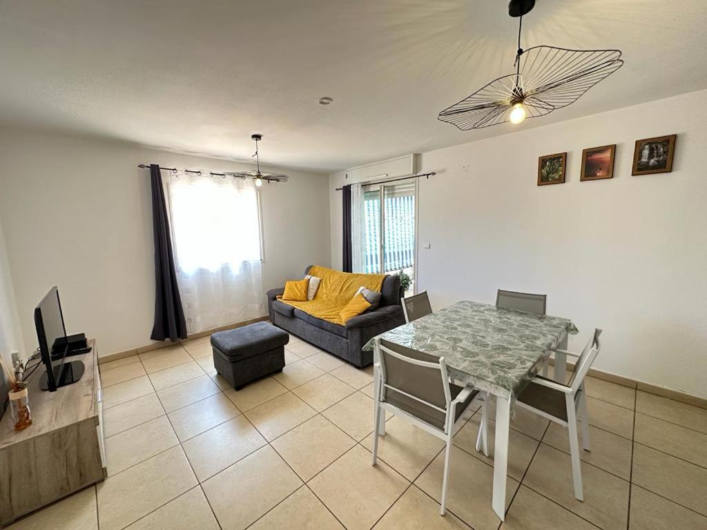 Sainte-Clotilde Appartement T3 Proche Aeroport Et Nordev מראה חיצוני תמונה