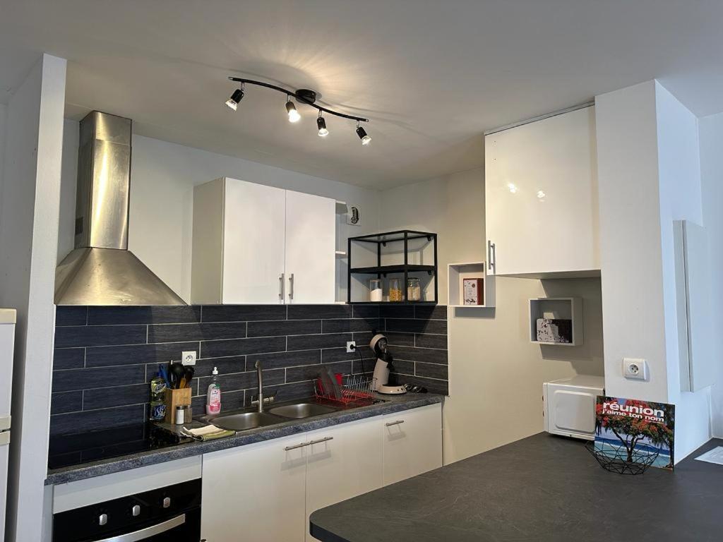 Sainte-Clotilde Appartement T3 Proche Aeroport Et Nordev מראה חיצוני תמונה